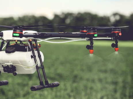 Raspisan poziv: Podsticaj za poljoprivredu, od dronova i solara do stada životinja