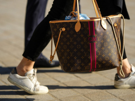 Da li su Louis Vuitton i Dior mikro tašne spas za industriju luksuza?