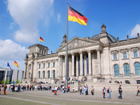 Njemačka se zadužuje za dodatnih osam milijardi eura