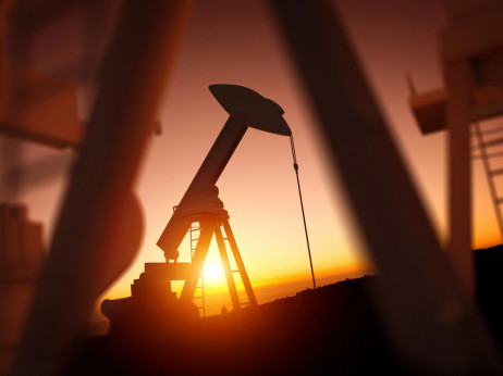 Nafta pada jer plan OPEC+ potiče zabrinutost oko velike ponude
