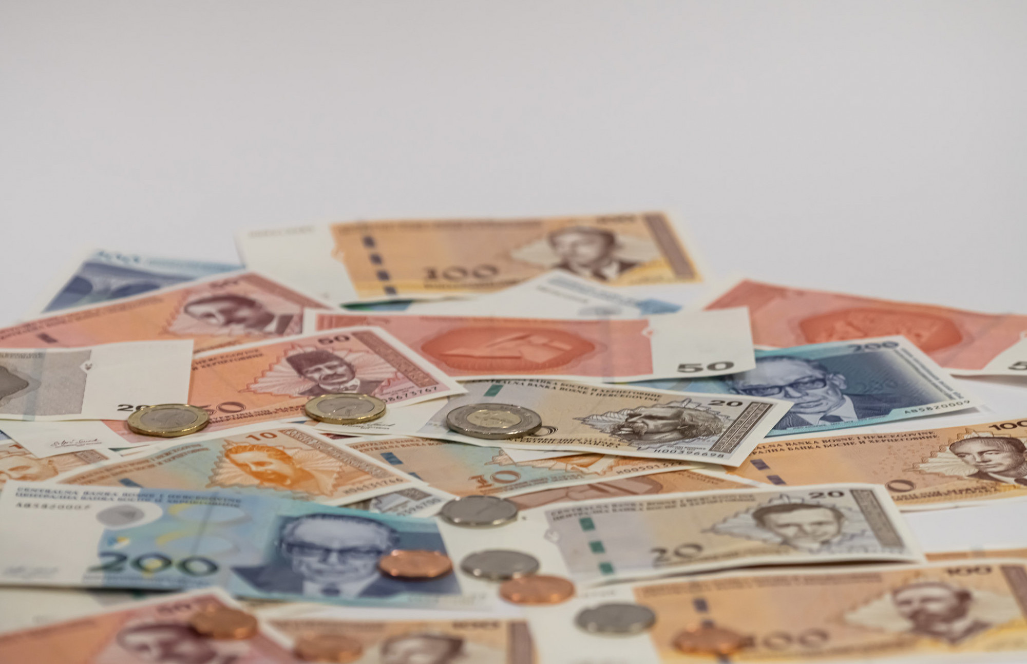 Devizne rezerve BiH na kraju juna 16,56 milijardi KM, krediti i depoziti rastu