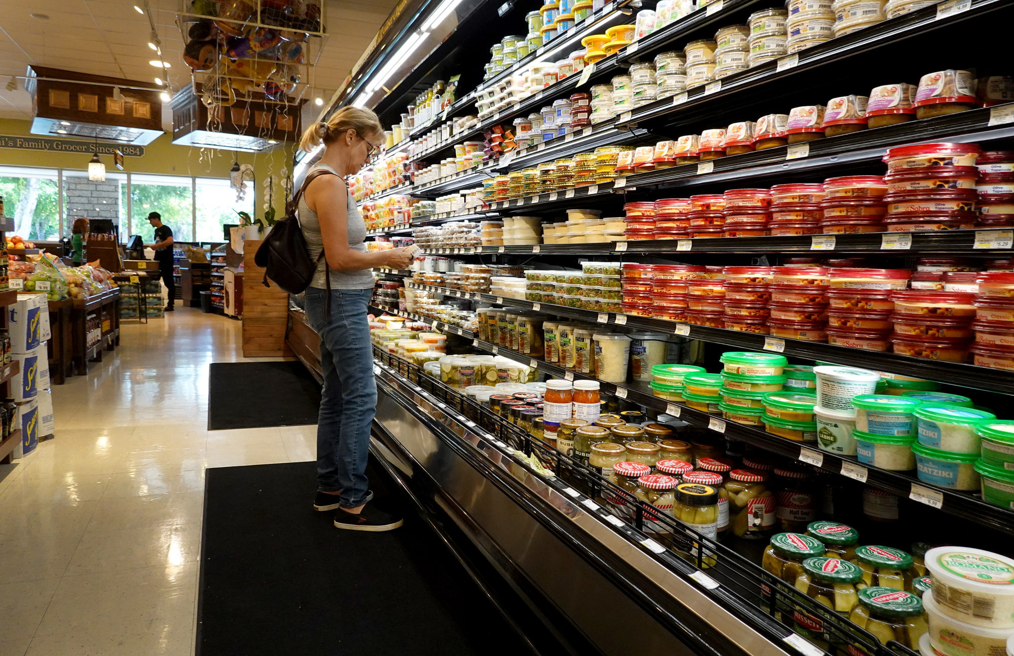 5 vijesti: Inflacija usporava, plate rastu, Biden odustao od utrke za novi mandat