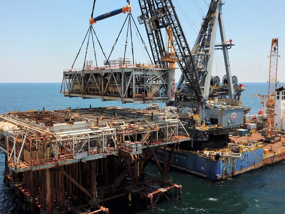 Nafta se stabilizuje dok vremenske nepogode predstavljaju prijetnju proizvodnji