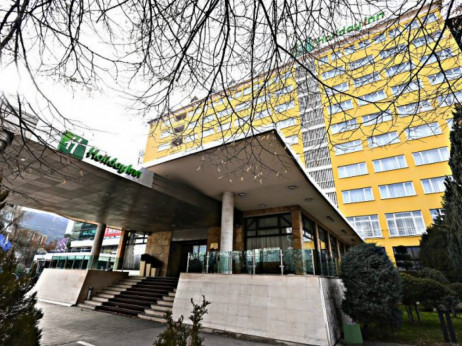 „Македонијатурист“ ги продава хотелите „Бристол“ и „Јадран“, купува градежна парцела во Лисиче за 17,7 милиони евра