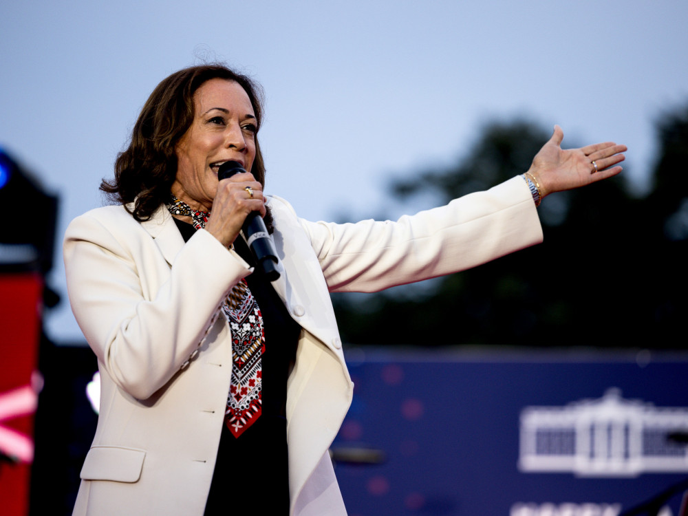 Tko je Kamala Harris koja će se suprotstaviti Trumpu?
