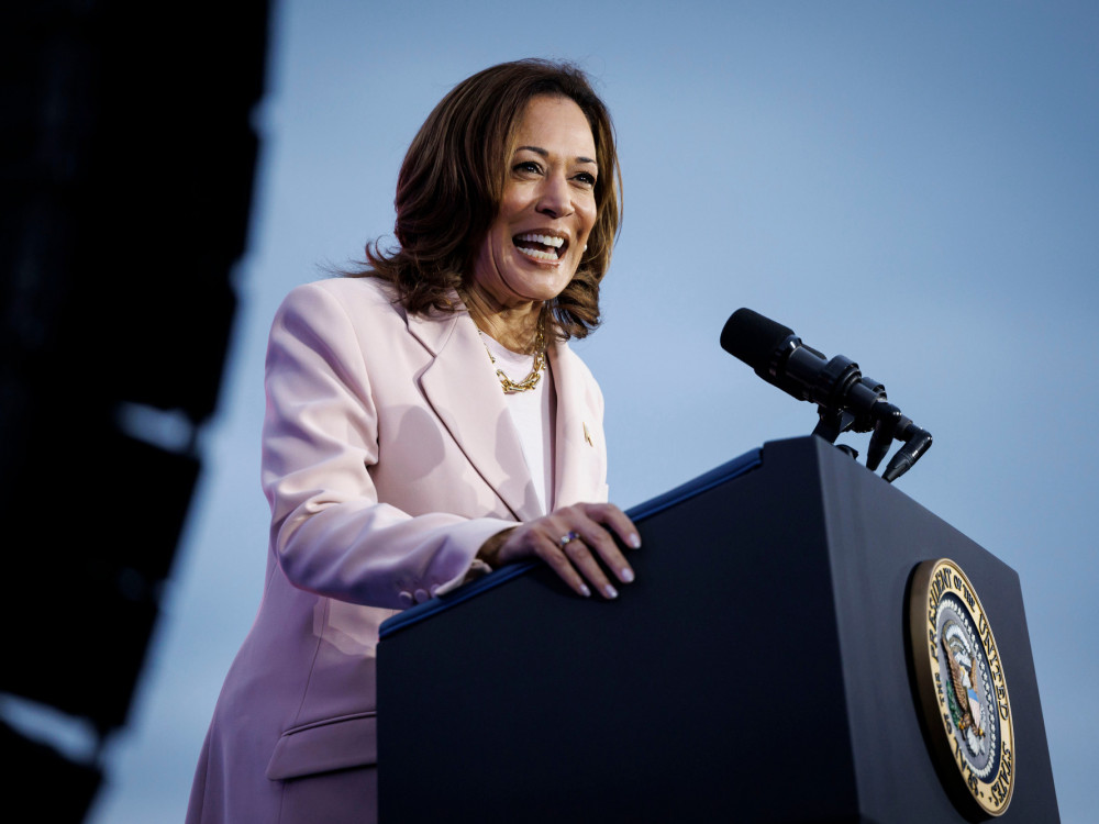 Harris vodi u novoj predizbornoj anketi, Trump ju optužio za krađu