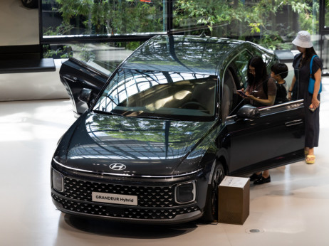 Električni automobili usporavaju, hibridi preuzimaju zamah