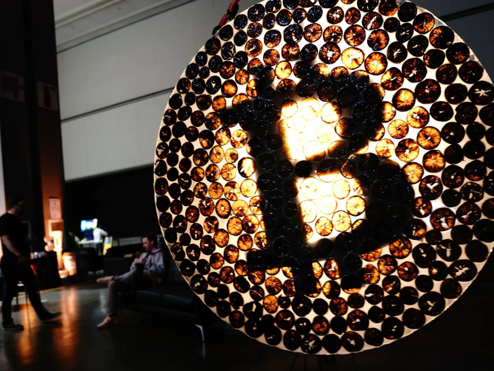 Bitcoin probio granicu od 100.000 dolara zbog smirivanja trgovinskih tenzija