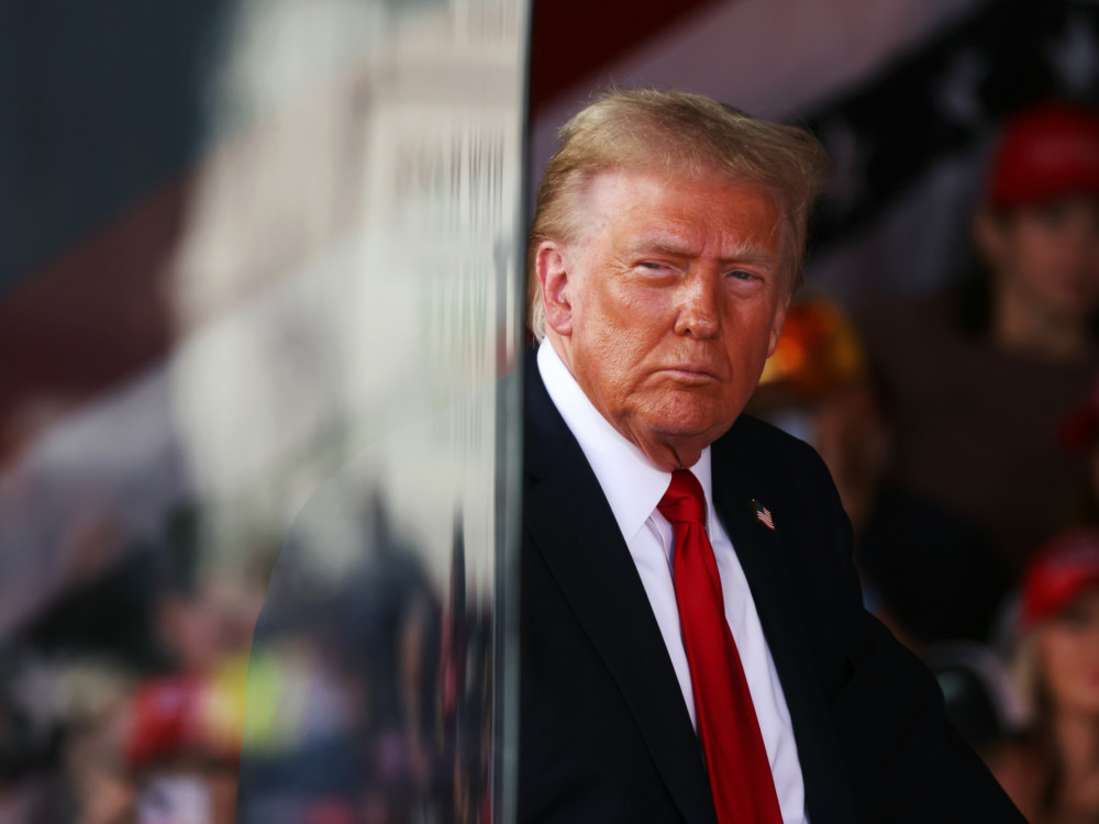 Ukratko iz svijeta: Valute padaju zbog Trumpovih carinskih prijetnji