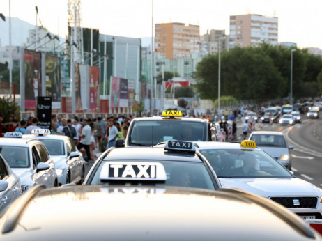 Cijene taksi vožnji u Sarajevu skaču, gorivo glavni razlog - 5 stvari