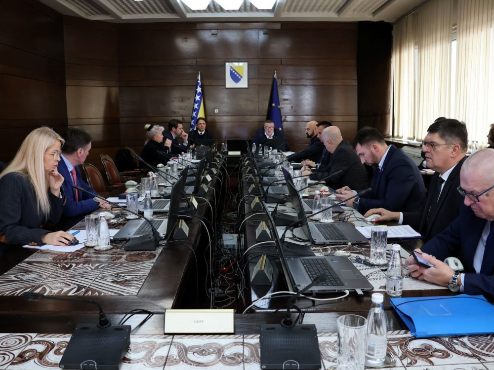 Vladine odluke i lančane reakcije u svim sektorima