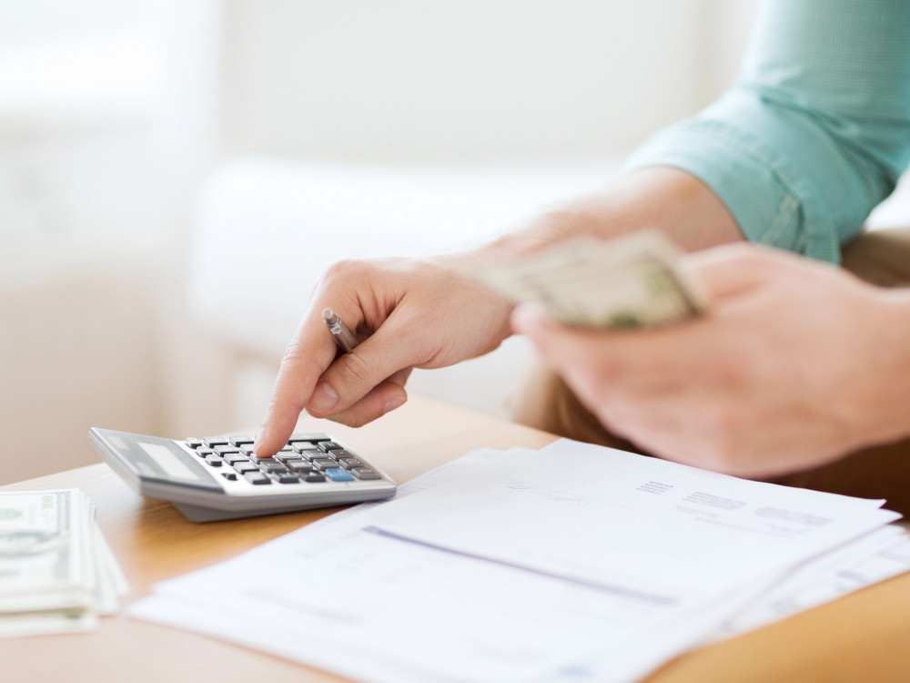 Štednja u doba inflacije: Čuvati novac ili živjeti normalno