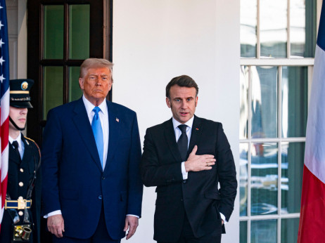 Macron poručuje: Evropa mora da se suprotstavi Trumpu oko trgovine i tehnologije