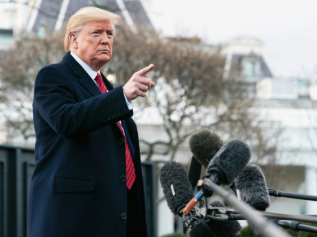Kako Trump zarađuje milijarde kroz kripto, hotele i golf-terene