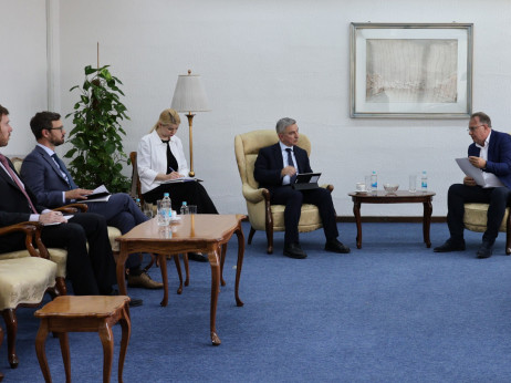 MMF: BiH koče političke tenzije, oba entiteta usmjerena na zaduživanje