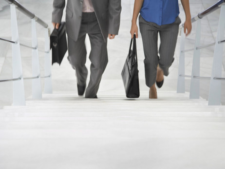 Nova banka raste, IDDEEA zatvara pristup podacima - 5 vijesti za danas