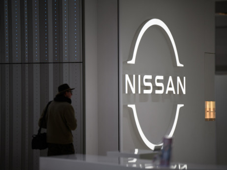 Mercedes-Benz prodaje udjele u Nissanu suočenom s problemima