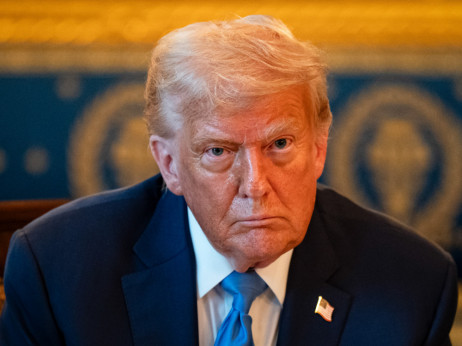 Trump prijeti carinom od 35 odsto na kanadsku robu, traži strožije mjere protiv fentanila