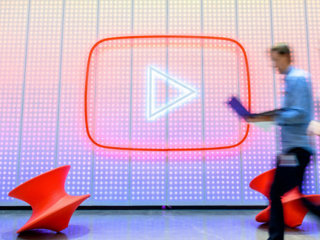YouTube guta televiziju – privlače gledatelje i svojim humorističnim serijama