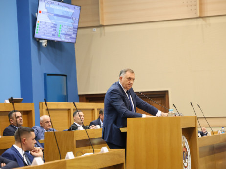 NSRS o oduzimanju mandata Dodiku, prihvaćena ostavka Viškovića