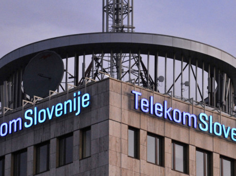SBITOP po občutnem padcu delnice Telekoma Slovenije končal v rdečem