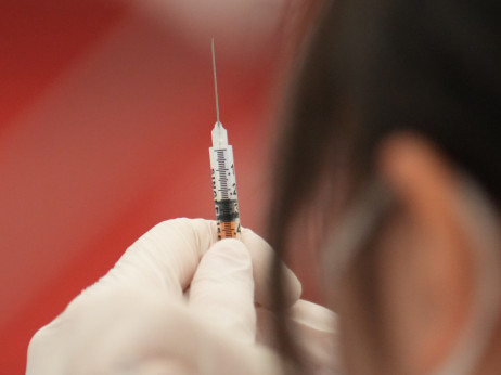 SAD povezuju vakcinu s dječjom smrću, pritisak na farmaceute