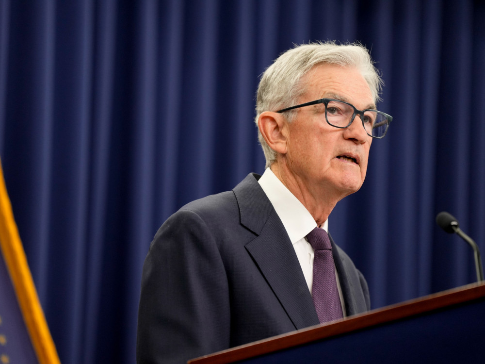 Powell okuplja Fed oko smanjenja kamata uprkos sve većim ekonomskim rizicima