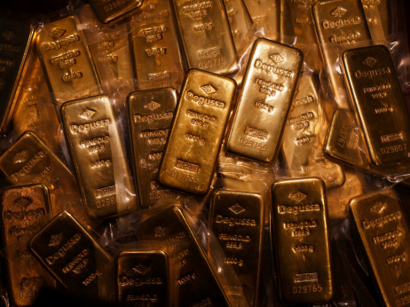 Zlato može da probije 5.000 dolara po unci, kažu u Goldman Sachsu