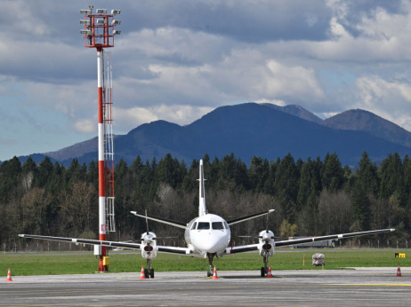Dopust z letalom letos odpade? Rezi dosegajo tudi Slovenijo