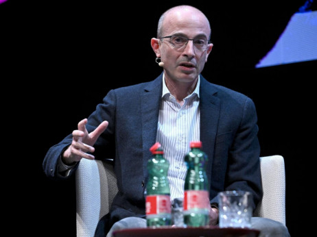 S padom povjerenja u banke raste vjera u algoritme – Harari objašnjava zašto