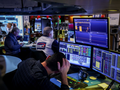 Pregled berze - nadvio se crni oblak nad tehnološkim sektorom