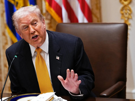 Trump opet vedri i oblači – ovaj put nad Netflixom i Warnerom