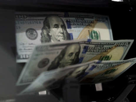 Dolar jača, nafta i zlato rastu zbog napetosti oko Venecuele