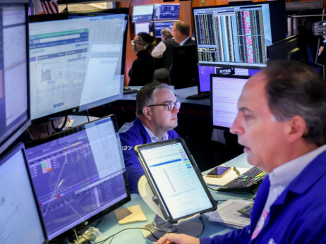 Pregled berzi - Tesla ignoriše Burryja, srebro sija više od zlata