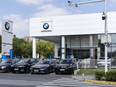 БМВ размислува да додаде мотори за да го продолжи опсегот на своите електрични возила