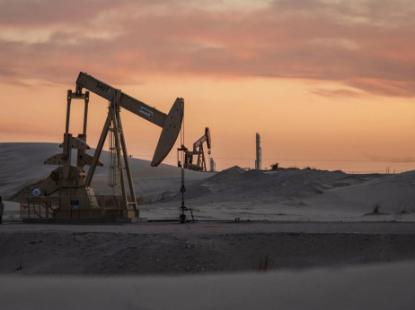 Tko dobija, a tko gubi zbog viška nafte?