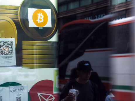 Fed srušio bitcoin! Pada ispod 90.000 dolara