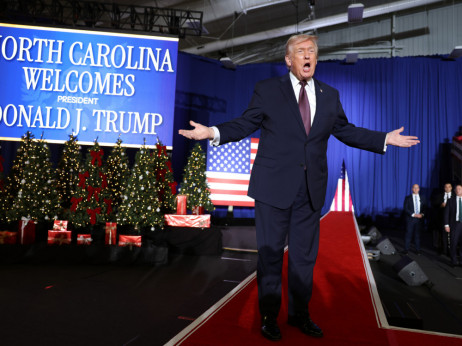 Ekonomska odbrana pred izbore: Trump šuti o Epsteinovim dosjeima