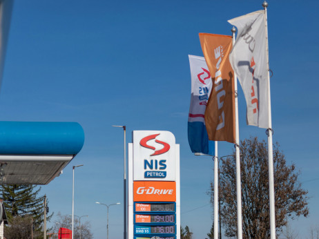 Gazprom Njeft prihvatio ponudu Mola za kupivinu NIS-a