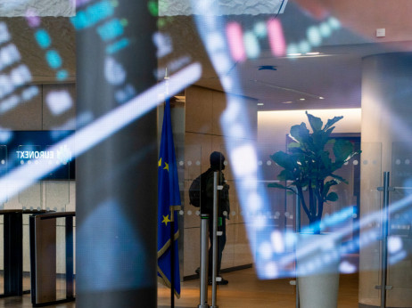 Evropske akcije stabilne dok investitori prate pregovore o Ukrajini