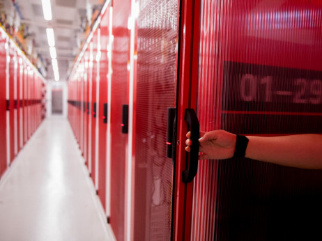 SAD razmatra vojne nuklearne reaktore za napajanje podatkovnih centara