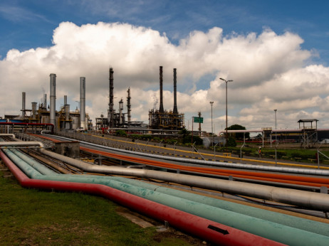 Geopolitika ruši naftu i srebro, TSMC vraća optimizam na tržišta