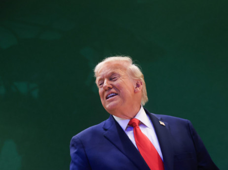 Trumpa ne brine pad dolara - 'Mogu ga podići ili spustiti kao jo-jo'