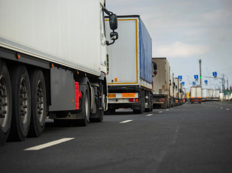 Prevoznici uoči protesta: Birokratija nadvladala privredu – pet stvari za danas