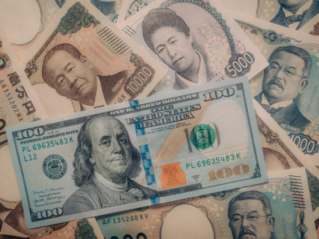 SAD rizikuju da dolar oslabi poput japanskog jena