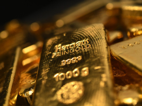 Zlato se stabiliziralo iznad 5.000 dolara, bankari vjeruju da će još rasti