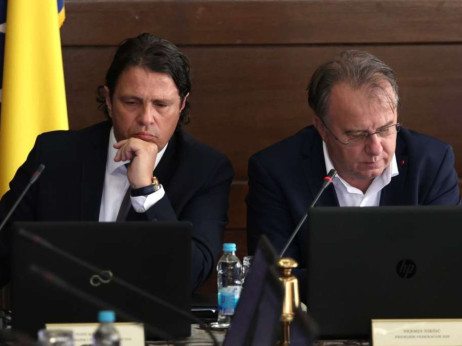 Neoporezivih 300 KM uz platu, mogućnost poslodavcima u FBiH