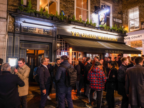 Pub kvizovi osvajaju publiku i spašavaju barsku industriju