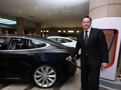 Tesla obustavila proizvodnju 'automobila vijeka' - evo i zašto