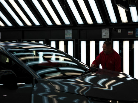 Prodaja automobila u Evropi oslabila, pad ublažili električni i plug-in hibridi